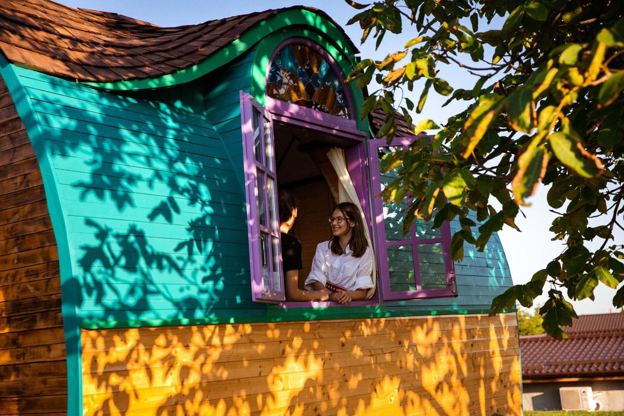 Central Tiny Houses Bukares Bagian luar foto