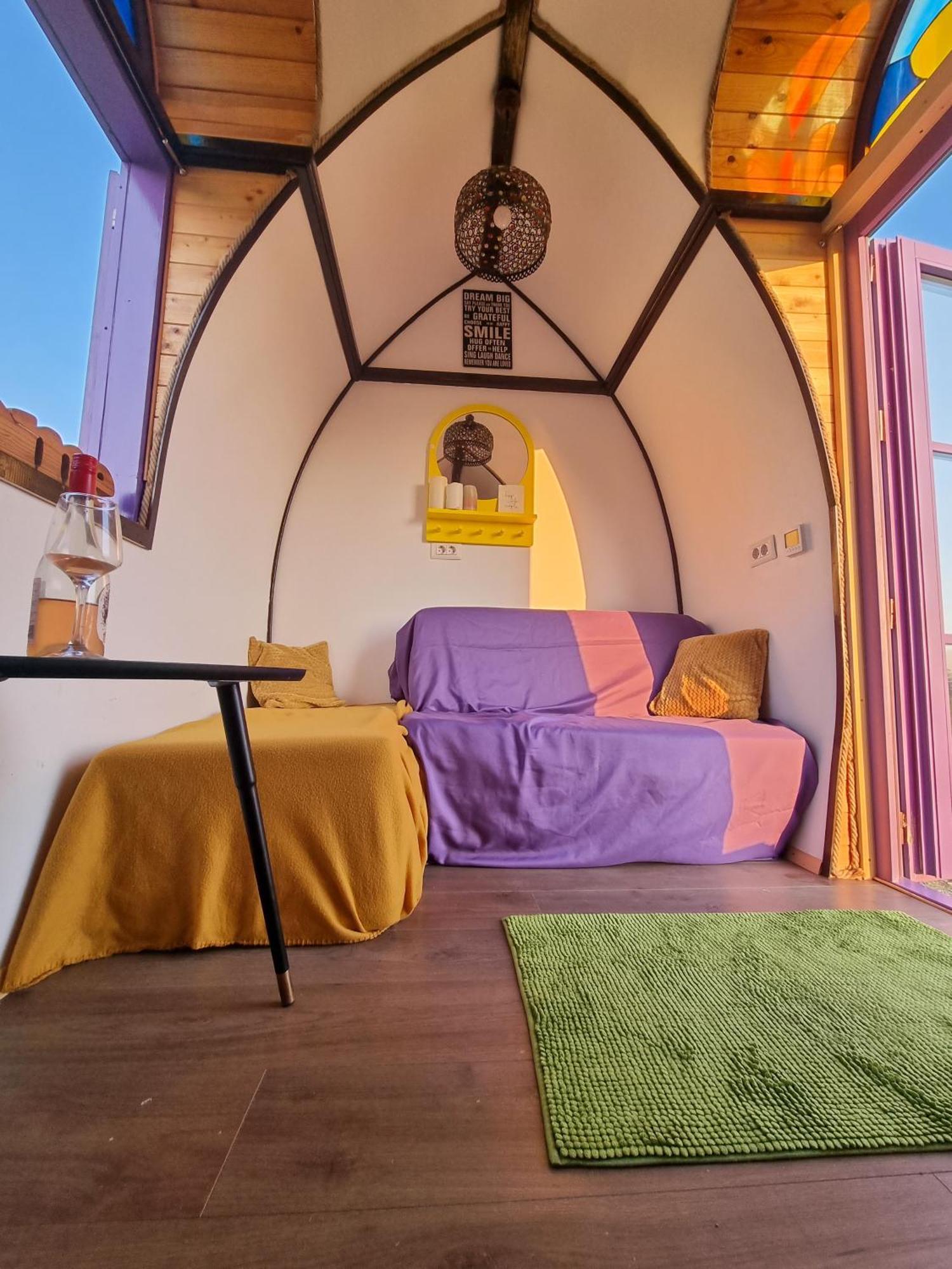 Central Tiny Houses Bukares Bagian luar foto