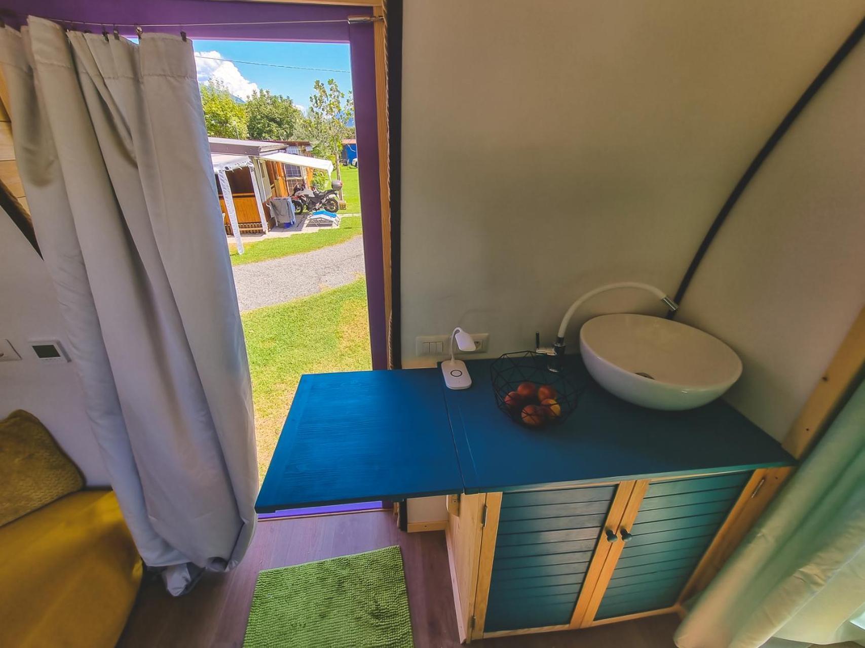Central Tiny Houses Bukares Bagian luar foto