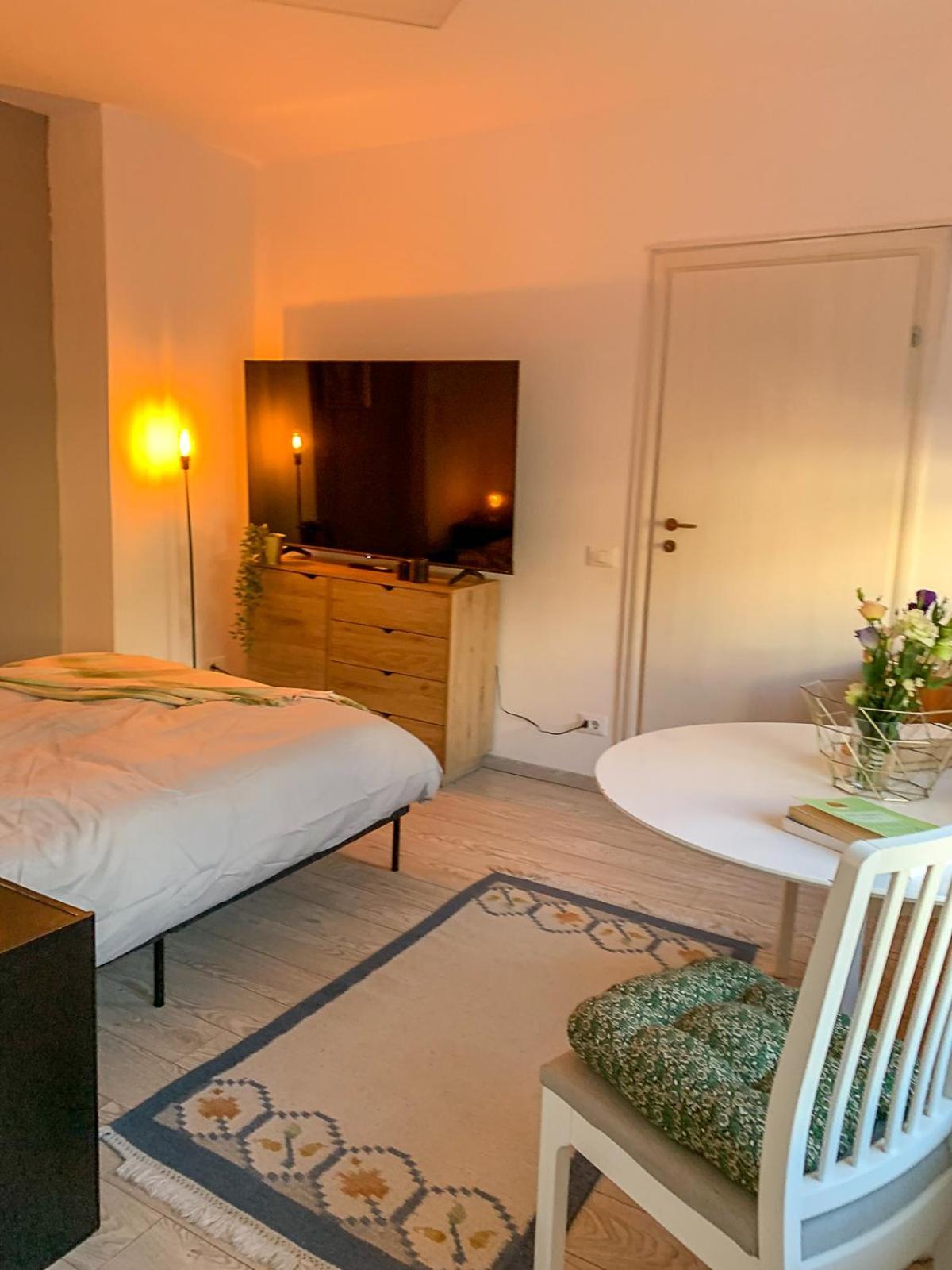 Central Tiny Houses Bukares Bagian luar foto